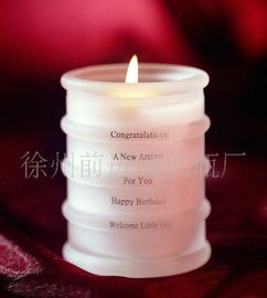 匠心独具 红蓝黄透明玻璃花瓶与工艺瓶全解析，附白酒瓶选购指南